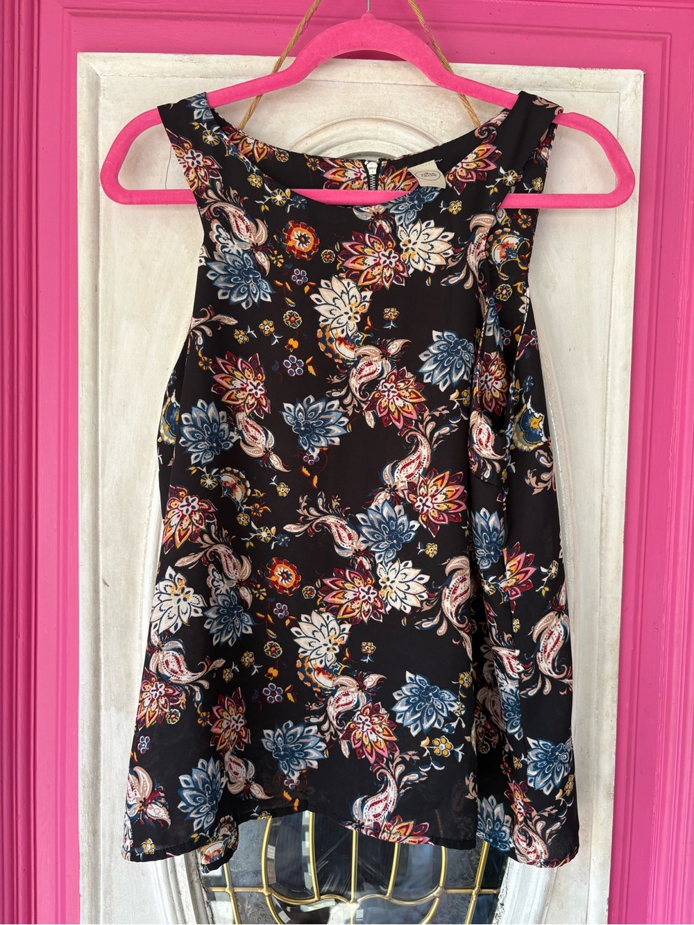 Paper Crane Black Floral Sleeveless Shift Top